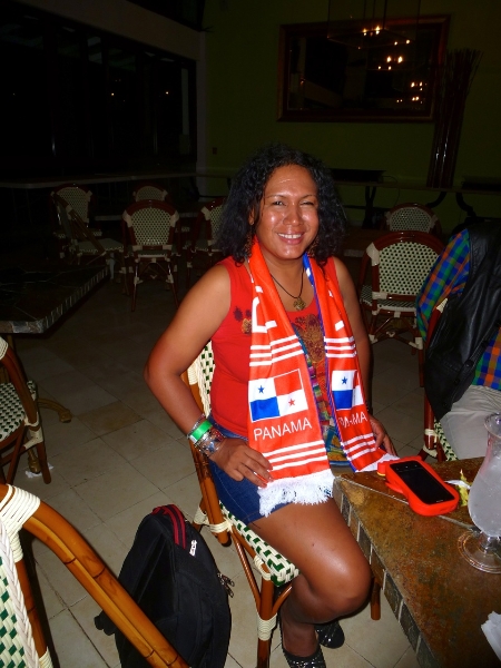 Unsere Reiseleiterin Vanessa im Fussballfieber. Leider hat Panama knapp gegen USA verloren